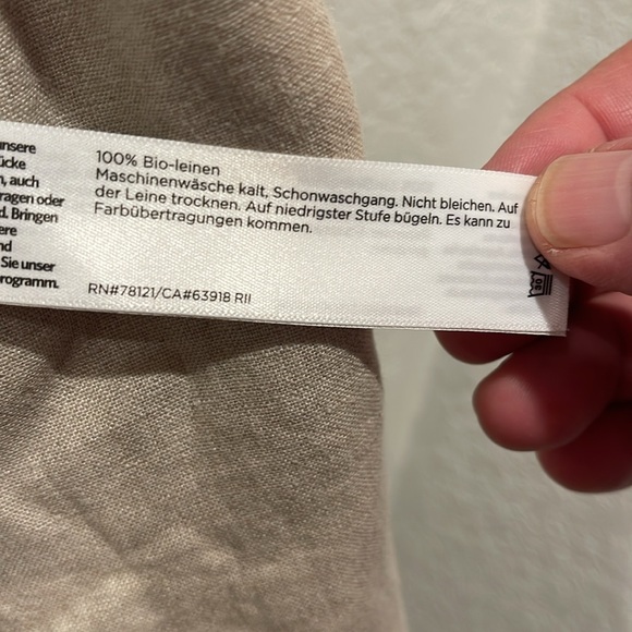 B0224 Eileen Fisher, light weight organic shaped linen blazer, size Small - Picture 7 of 8